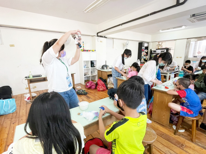 學子課後服務–【真理大學–艾草香包】111-08-25