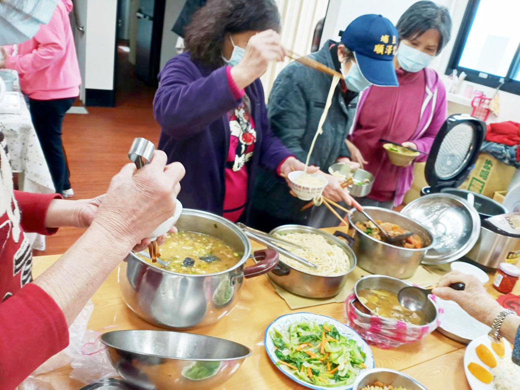 馨窩長者關懷據點金山站 -【開心合作的珍饈共享課】112-06-08
