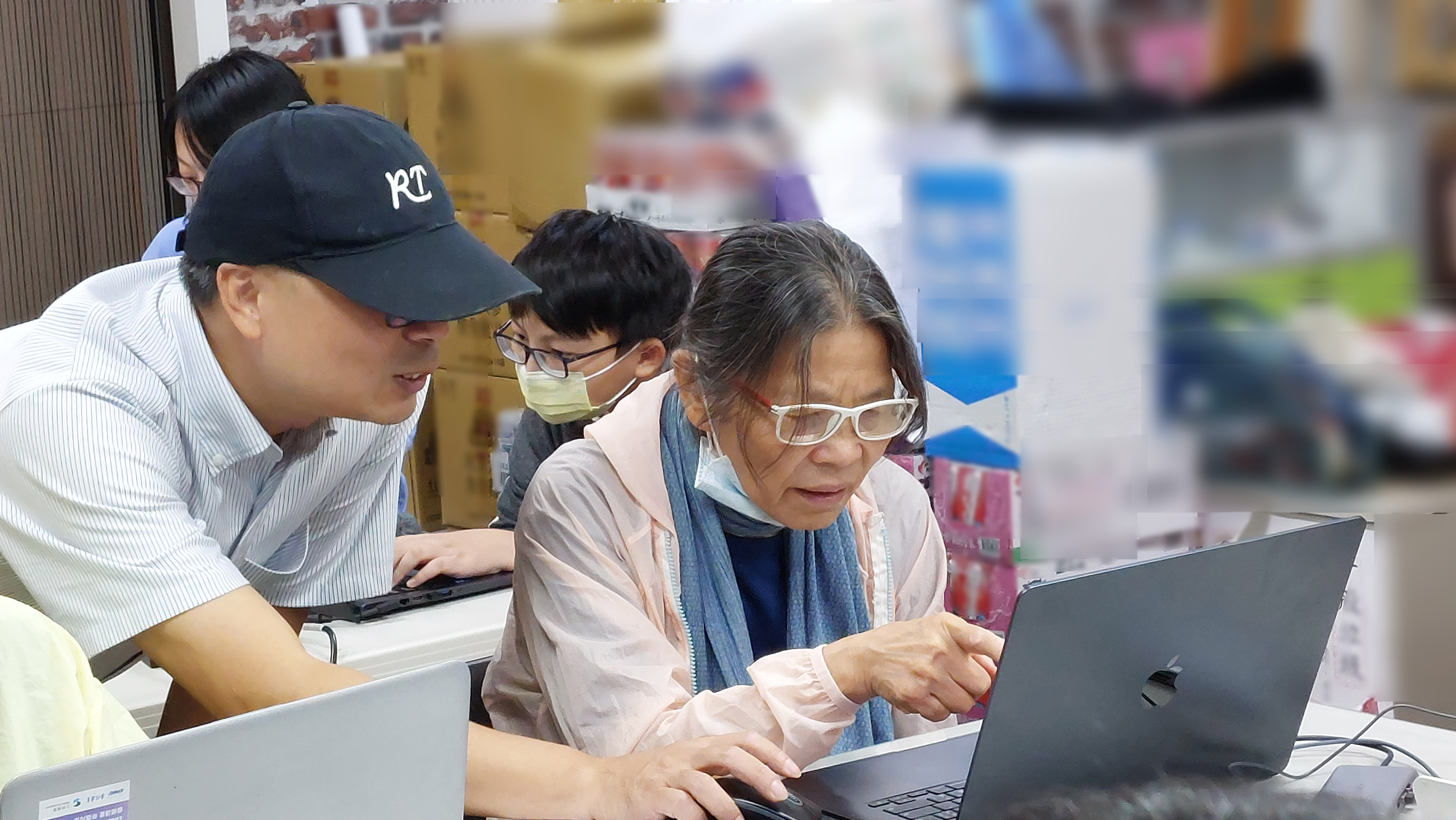 學習 Canva 製作海報 112-10-29