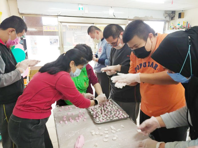 日間照顧服務中心—【搓搓湯圓傳情千年】 112-12-18 