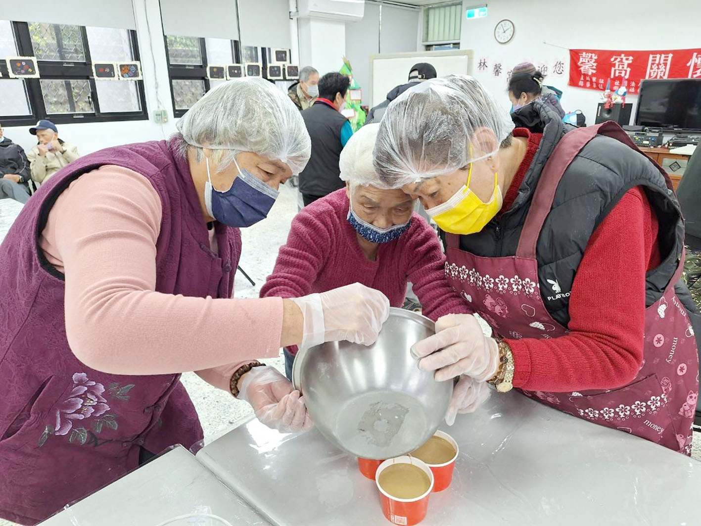 馨窩長者關懷據點-【可口雙味芋頭糕】113-01-23