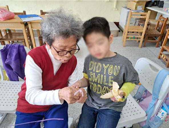學子課後服務-【藝術與人文-復刻吸管織品】113-03-13 